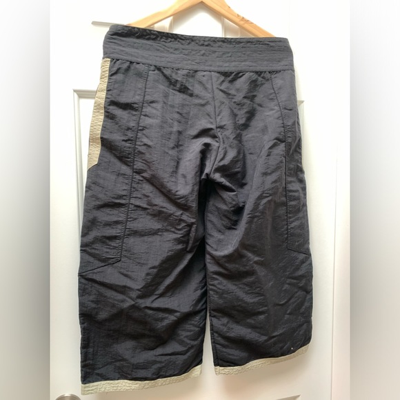 MAGGIE WALT - Picture 4 of 9